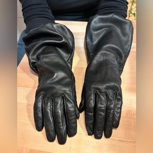 Bottega Venet vintage women’s gloves